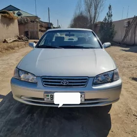 Toyota Camry 2001