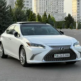 Lexus ES 350 2019