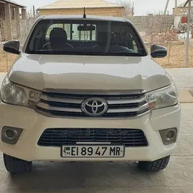 Toyota Hilux 2019