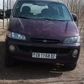 Hyundai Staria 2000