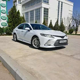 Toyota Camry 2021
