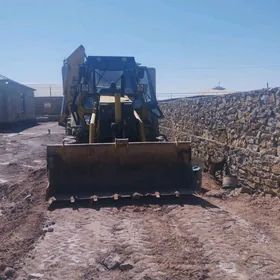 Caterpillar 420 Series 1990