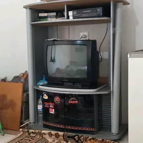 Telewizor pastafkasy bilen