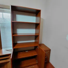 kompýuter stol kitap goýulýan