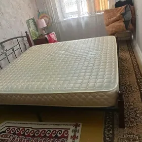 Двухспальная кровать