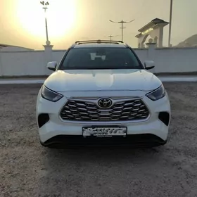 Toyota Highlander 2022