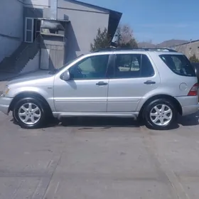 Mercedes-Benz ML400 2001