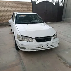 Toyota Camry 2001