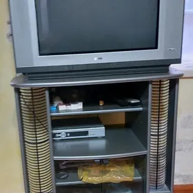 Продаётся телевизор и подставк