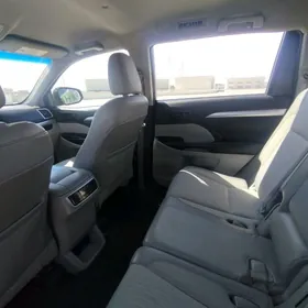 Toyota Highlander 2016