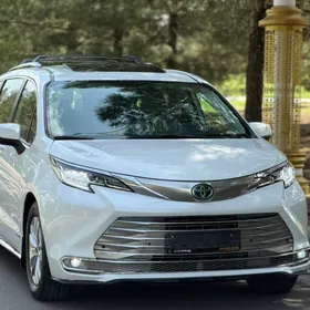 Toyota Sienna 2021