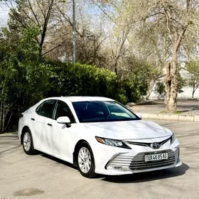 Toyota Camry 2021
