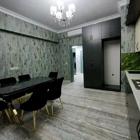 Satlyk Gurtly 4/4 et 2 kom