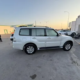 Mitsubishi Pajero 2014