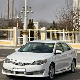 Toyota Camry 2014