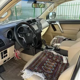 Toyota Land Cruiser Prado 2014