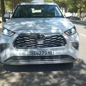 Toyota Highlander 2021