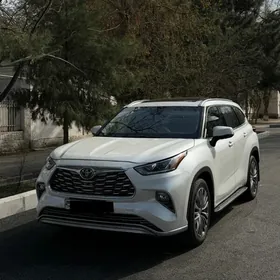 Toyota Highlander 2020