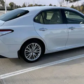 Toyota Camry 2018