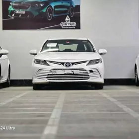 Toyota Camry Hybrid 2021