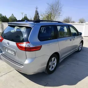 Toyota Sienna 2019