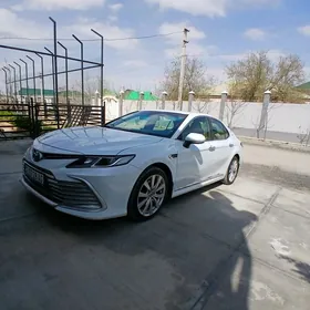 Toyota Camry 2021