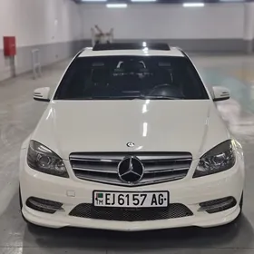 Mercedes-Benz C350 2011