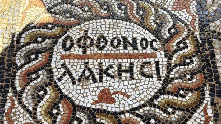 «Göribiň gözi çyksyn!»: Türkiýedäki 1500 ýyllyk mozaikadan şeýle ýazgy tapyldy