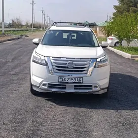 Nissan Pathfinder 2022