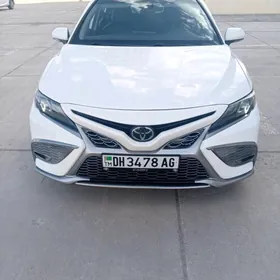Toyota Camry 2021
