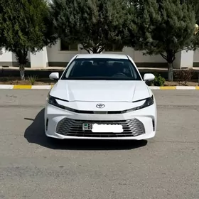 Toyota Camry 2025