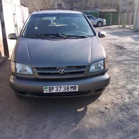 Toyota Sienna 1999
