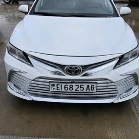 Toyota Camry 2019