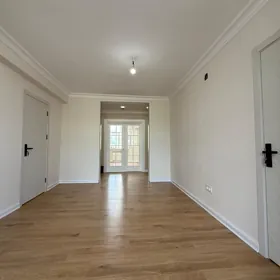 10 мкр 4 ком 2 этаж 72м2