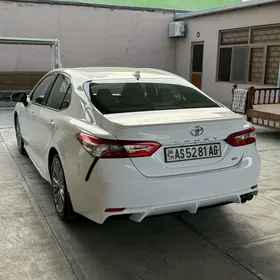 Toyota Camry 2019