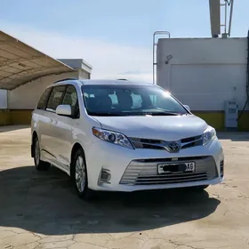 Toyota Sienna 2020