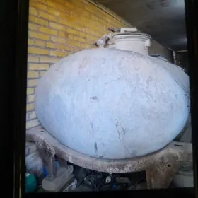 Вода емкость