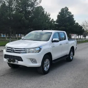 Toyota Hilux 2016