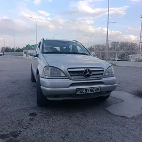 Mercedes-Benz ML400 2001