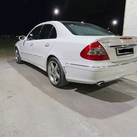 Mercedes-Benz E500 2003