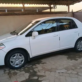 Nissan Versa 2011