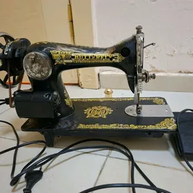 Gadymy tokly tikin maşyny