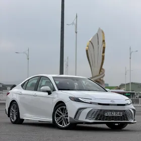 Toyota Camry 2025