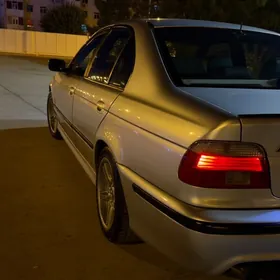 BMW E39 2000