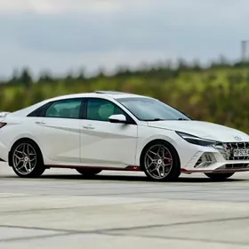 Hyundai Elantra 2022