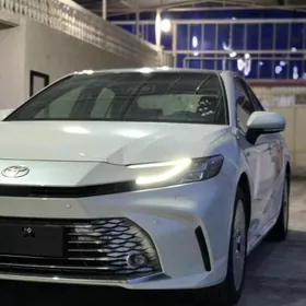 Toyota Camry 2025