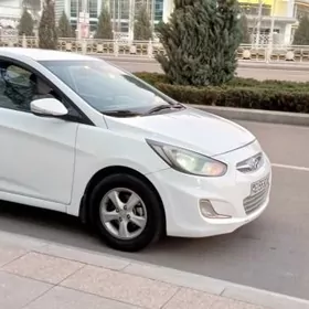Hyundai Accent 2012