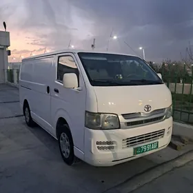 Toyota Hiace 2010
