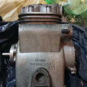 Kampresor haladenik.