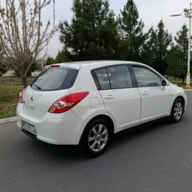 Nissan Tiida 2009